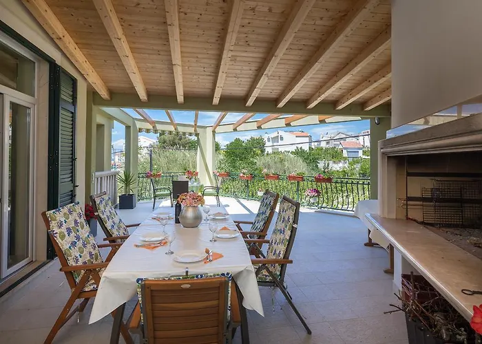 Leon Lejlighed *