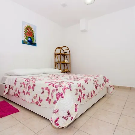 Leon شقة بودْسْتغانا