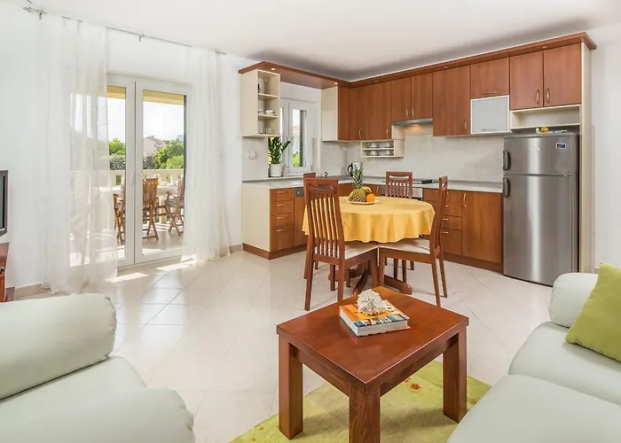 Leon Lejlighed Podstrana