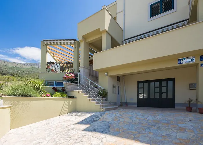 Leon Lejlighed Podstrana